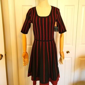 NWT Gabby Skye Women's Dress - Black/Red Size Medium